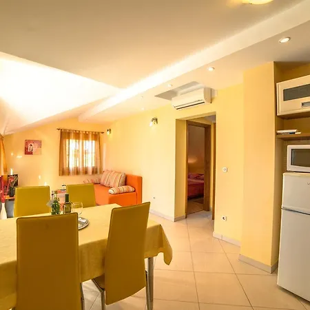 David 402 Apartment